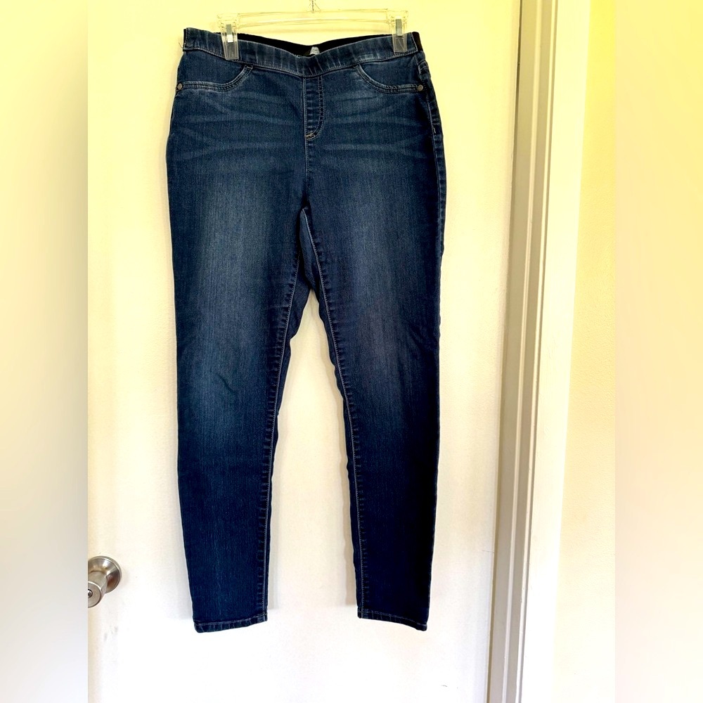 Simply Vera Vera Wang maternity or post partum Blue Jeans